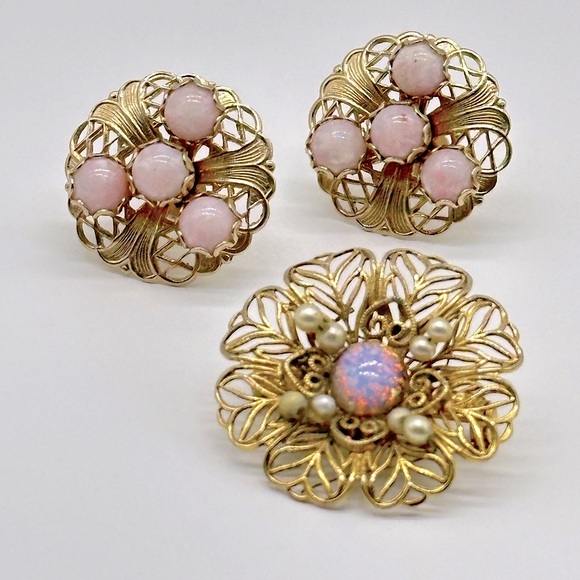 Estate Antique 3pcs | Screw-back Earring Pair w. Matching Brooch | Gold Tone - Picture 1 of 10
